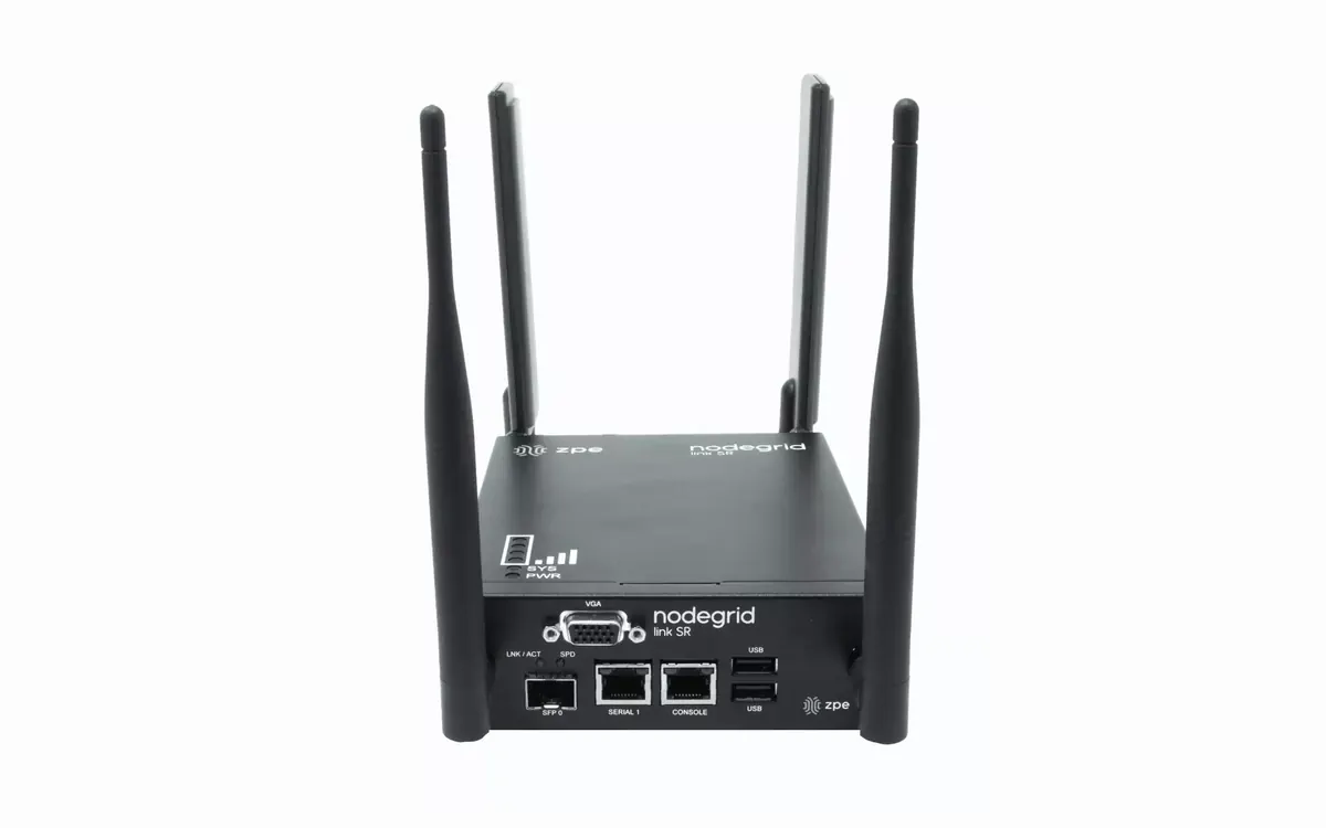 Nodegrid Link SR de ZPE Systems, equipo compacto con cuatro antenas